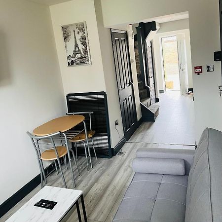Green Lantern, Private En-Suite Double Bedroom Aveley Exterior photo